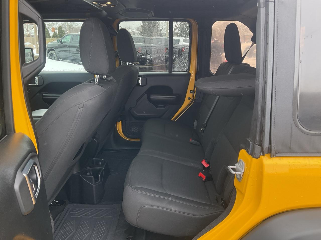 2019 Jeep Wrangler V6 / CARPLAY / TECHNOLOGY GROUP / CLEAN CARFAX Photo