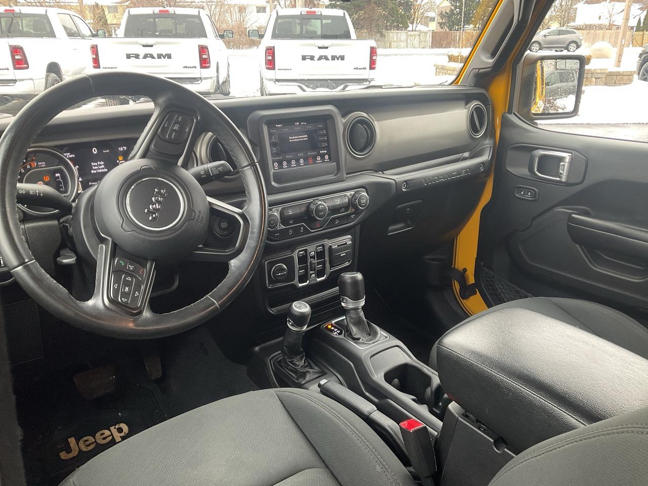 2019 Jeep Wrangler V6 / CARPLAY / TECHNOLOGY GROUP / CLEAN CARFAX Photo