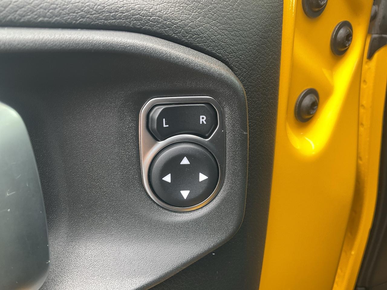 2019 Jeep Wrangler V6 / CARPLAY / TECHNOLOGY GROUP / CLEAN CARFAX Photo