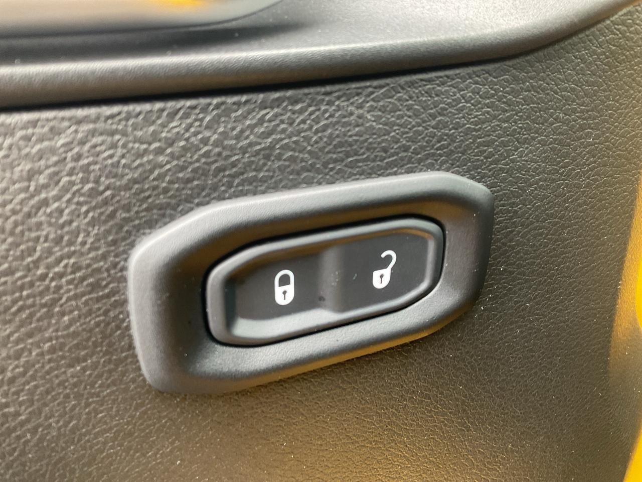 2019 Jeep Wrangler V6 / CARPLAY / TECHNOLOGY GROUP / CLEAN CARFAX Photo