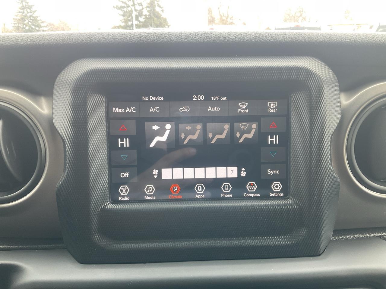 2019 Jeep Wrangler V6 / CARPLAY / TECHNOLOGY GROUP / CLEAN CARFAX Photo