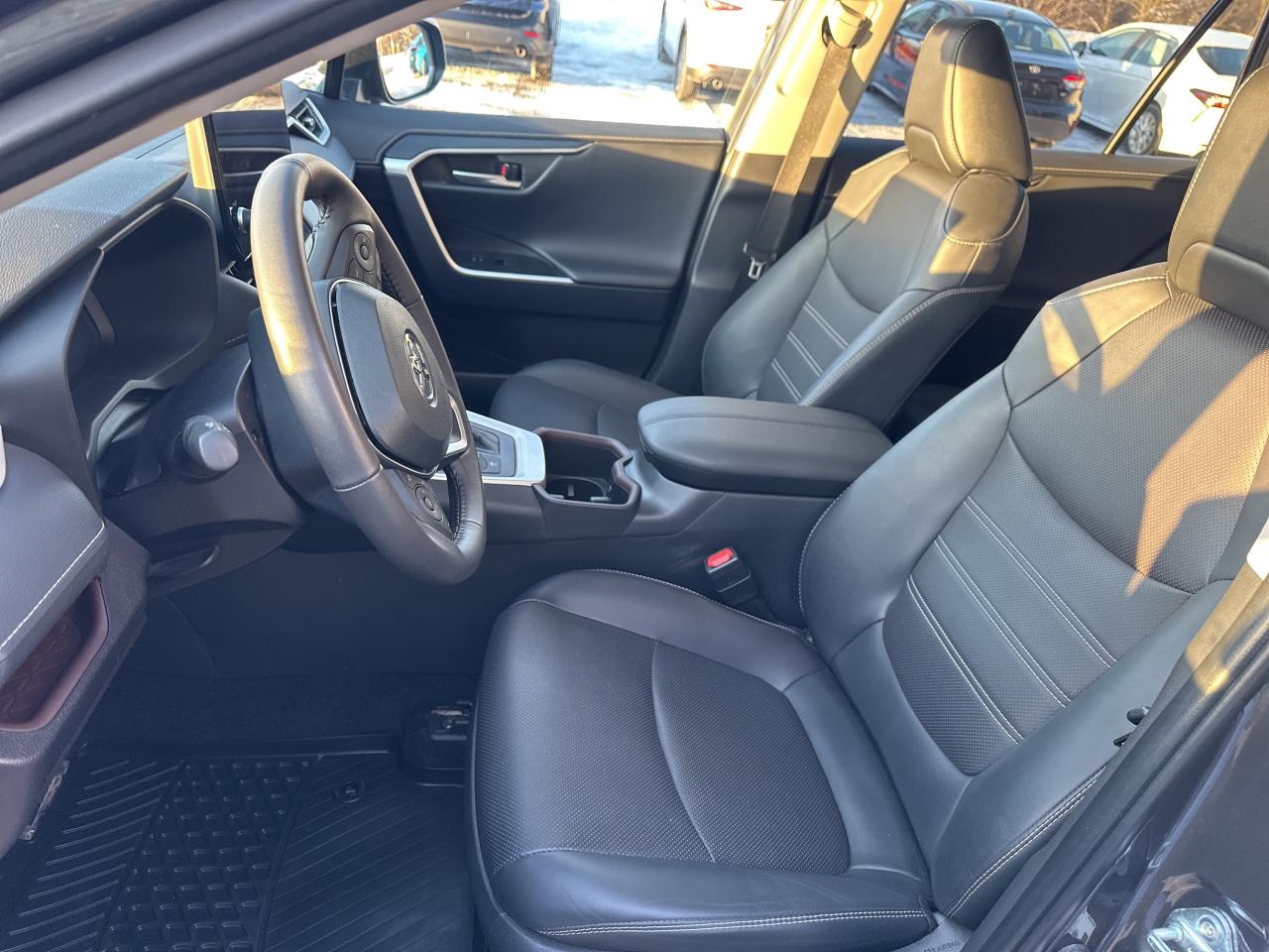 2025 Toyota RAV4 Hybrid Limited Photo