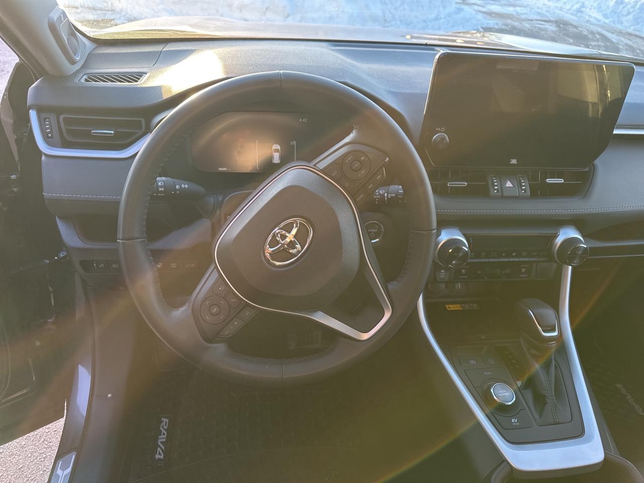 2025 Toyota RAV4 Hybrid Limited Photo