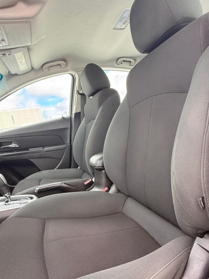 2011 Chevrolet Cruze 4dr Sedan Eco w/1SA Photo