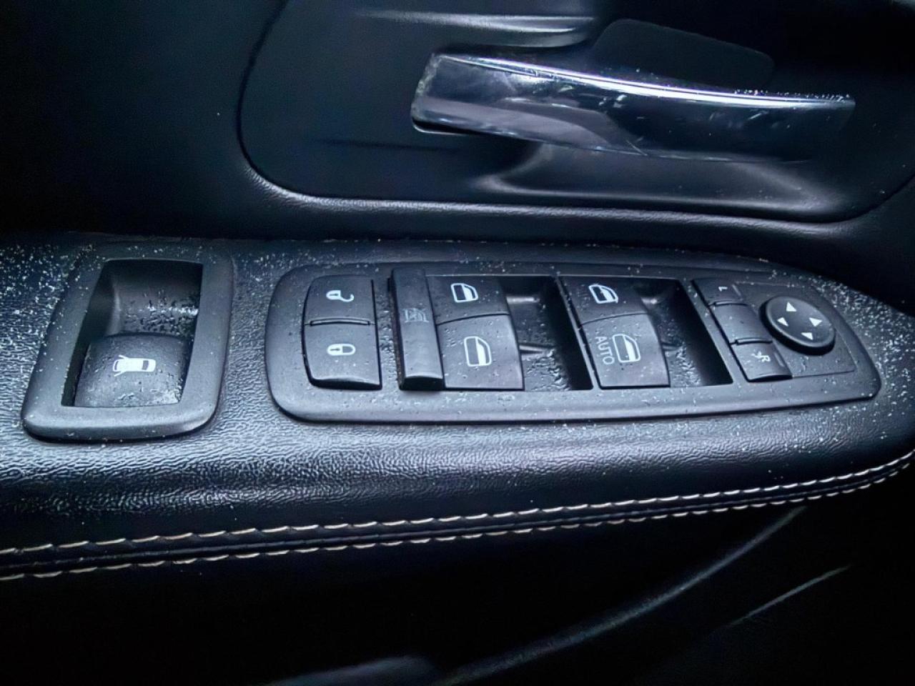 2014 Dodge Grand Caravan SXT Front-wheel Drive Passenger Van Automatic Photo