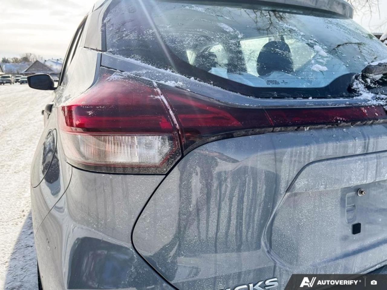 2022 Nissan Kicks S  KICKS S, CARPLAY, REAR CAMERA Photo