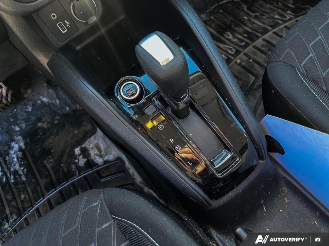 2022 Nissan Kicks S  KICKS S, CARPLAY, REAR CAMERA Photo