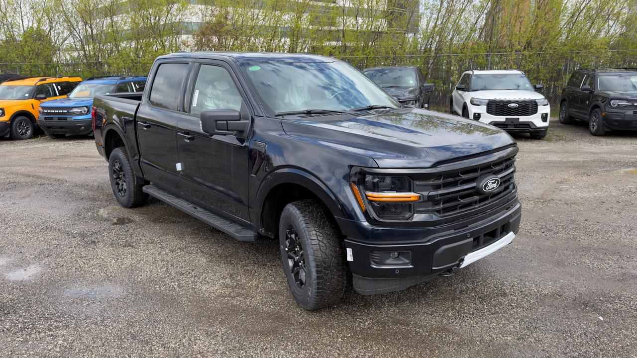 2026 Ford F-150 XLT Photo3