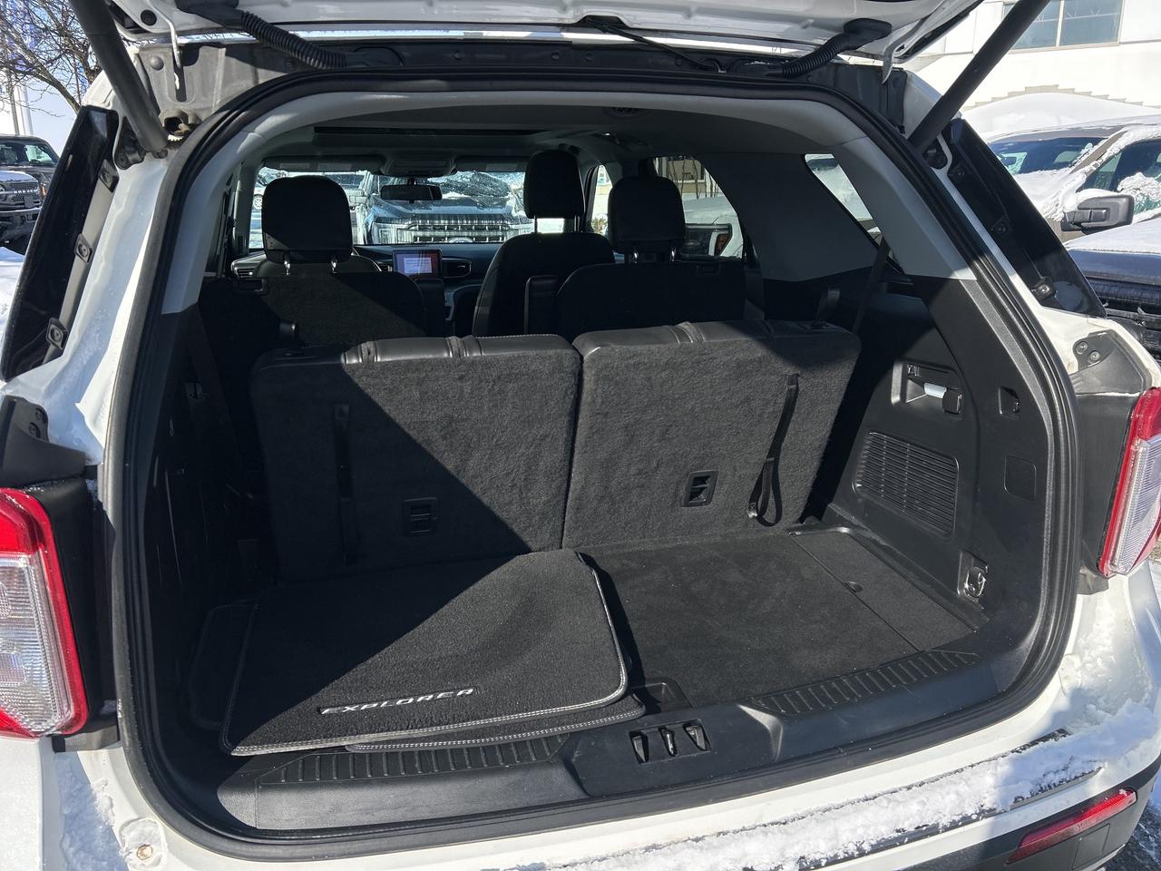 2023 Ford Explorer XLT Photo