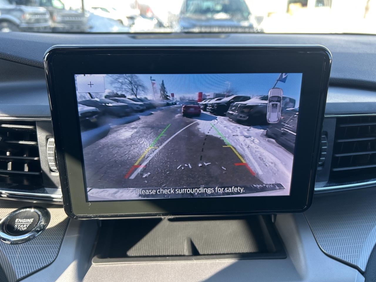 2023 Ford Explorer XLT Photo