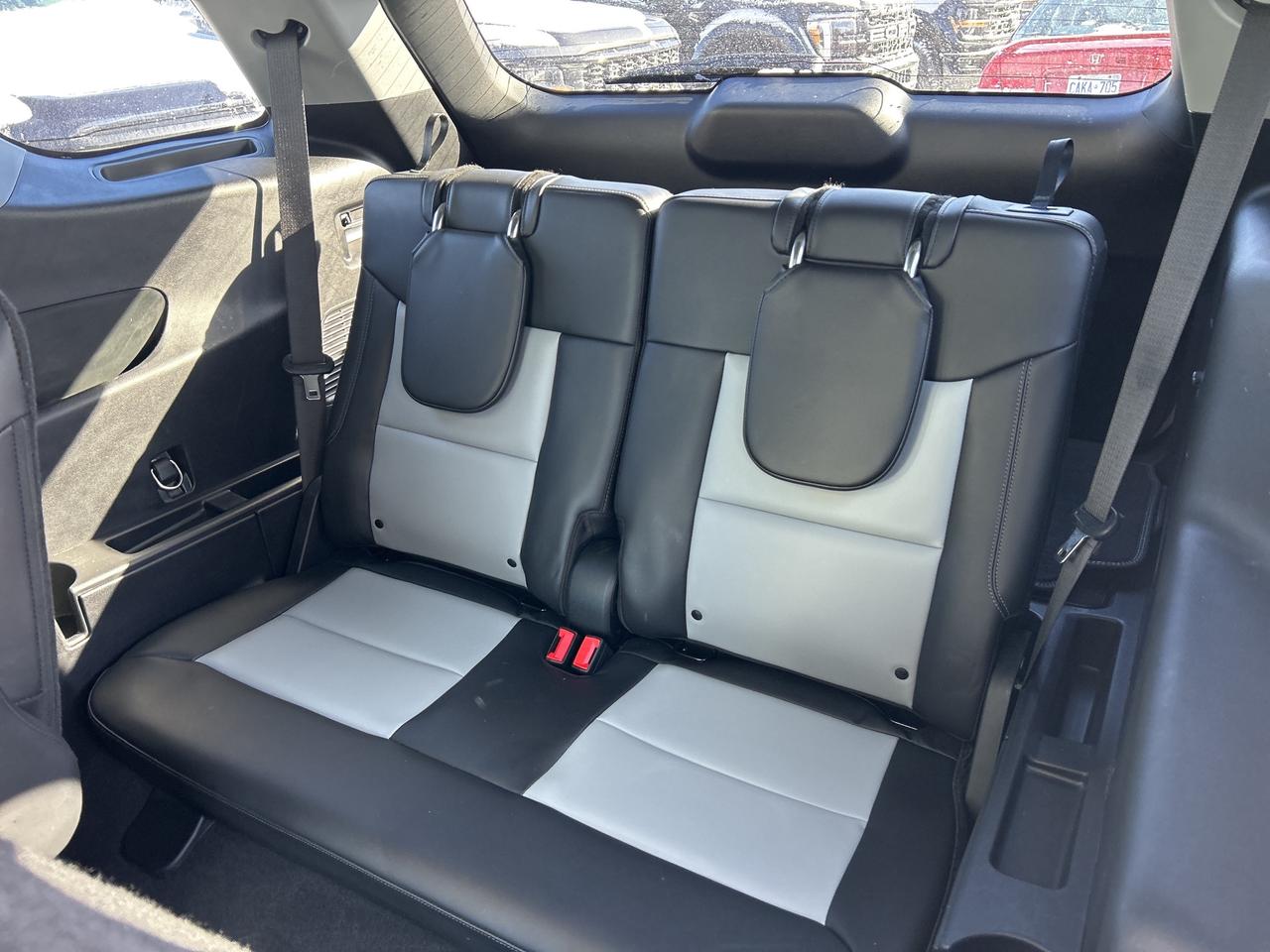 2023 Ford Explorer XLT Photo