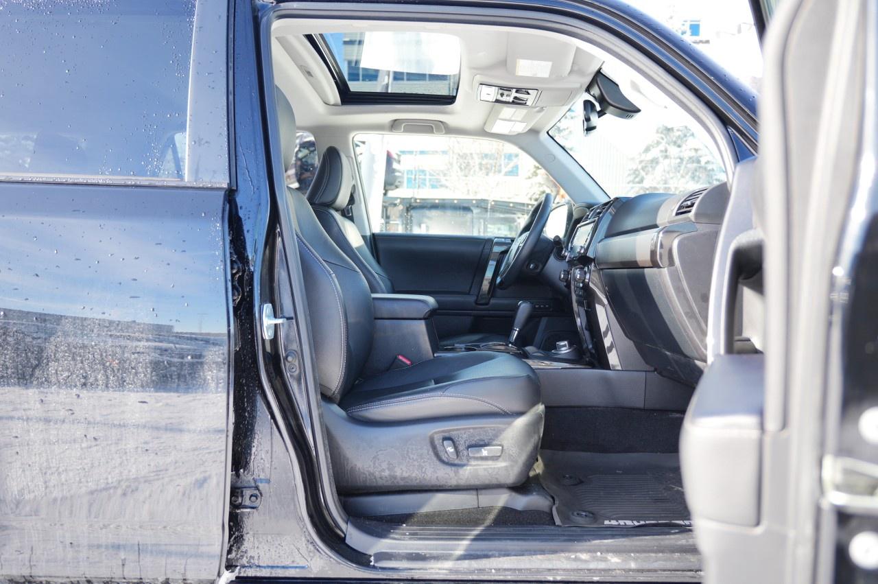 2020 Toyota 4Runner V6 Photo