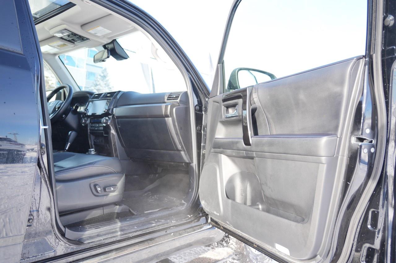 2020 Toyota 4Runner V6 Photo