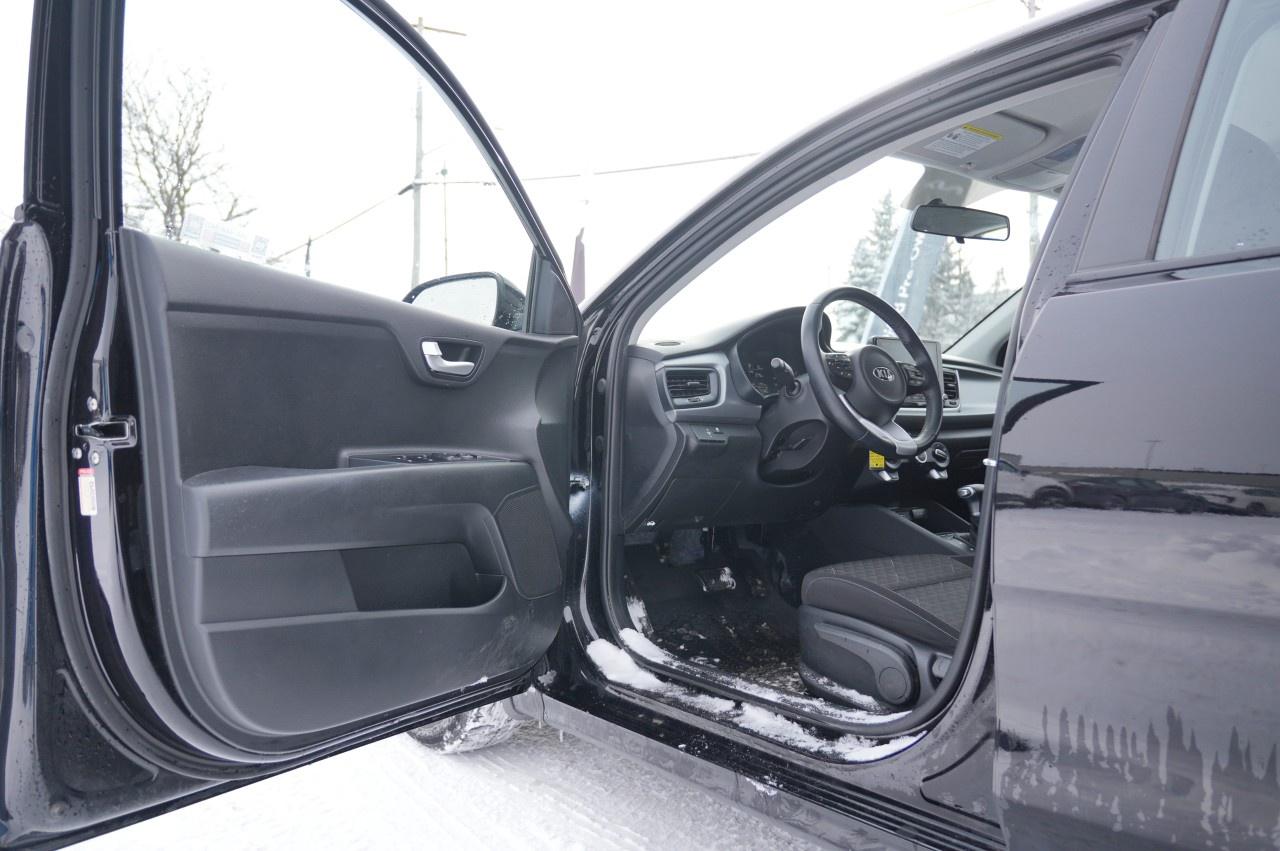 2021 Kia Rio 5-Door LX  IVT Photo
