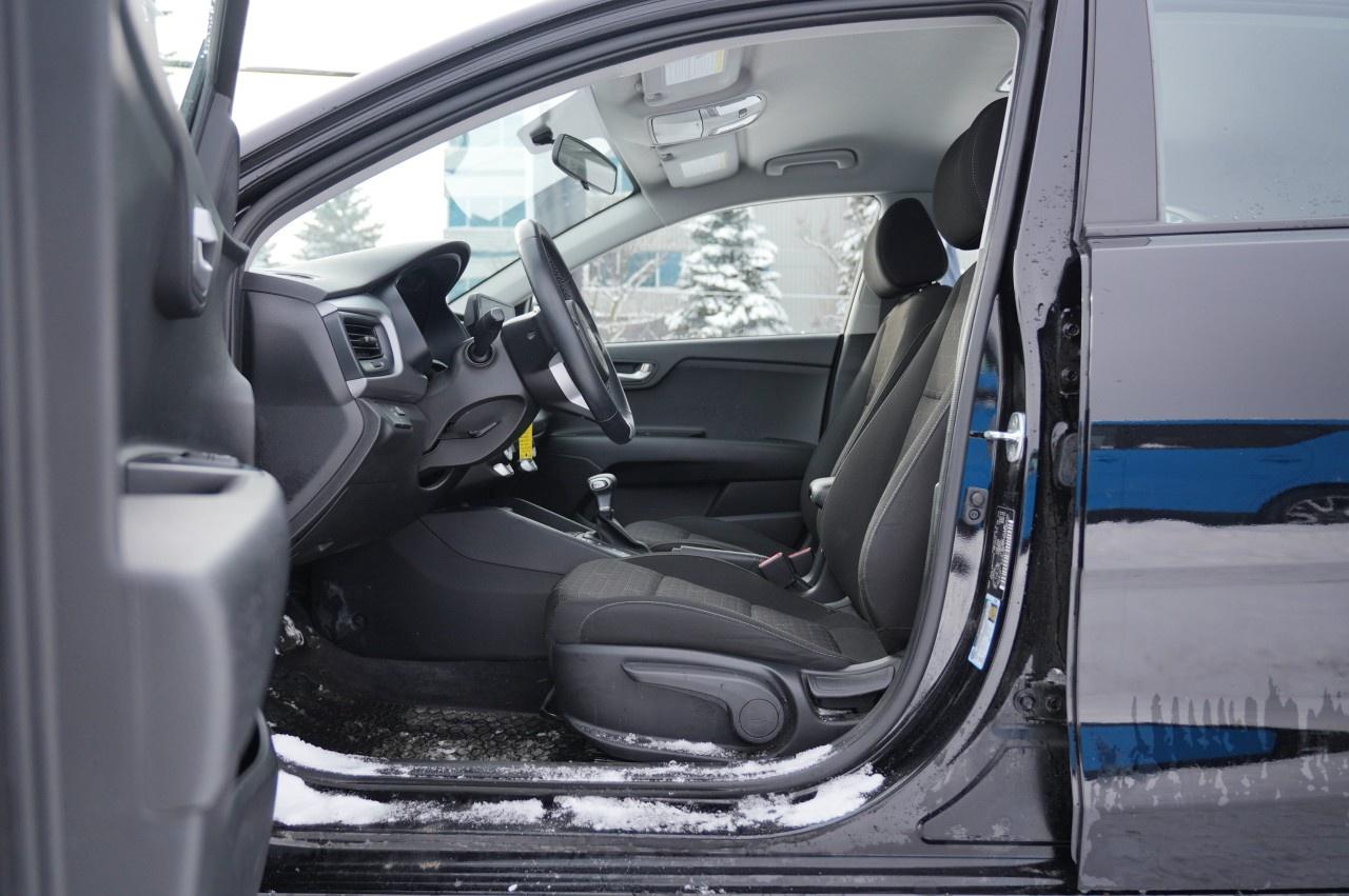 2021 Kia Rio 5-Door LX  IVT Photo