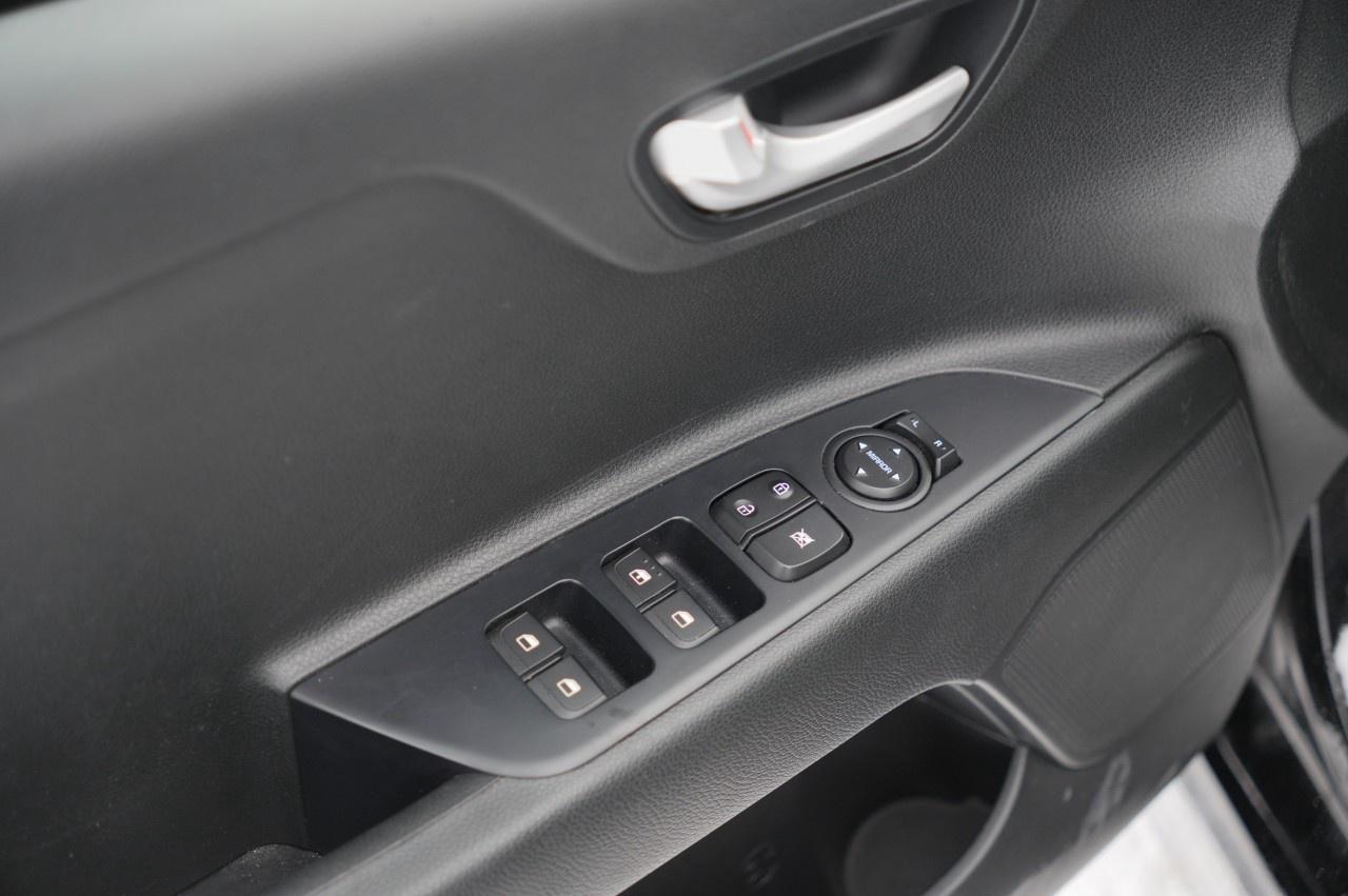 2021 Kia Rio 5-Door LX  IVT Photo