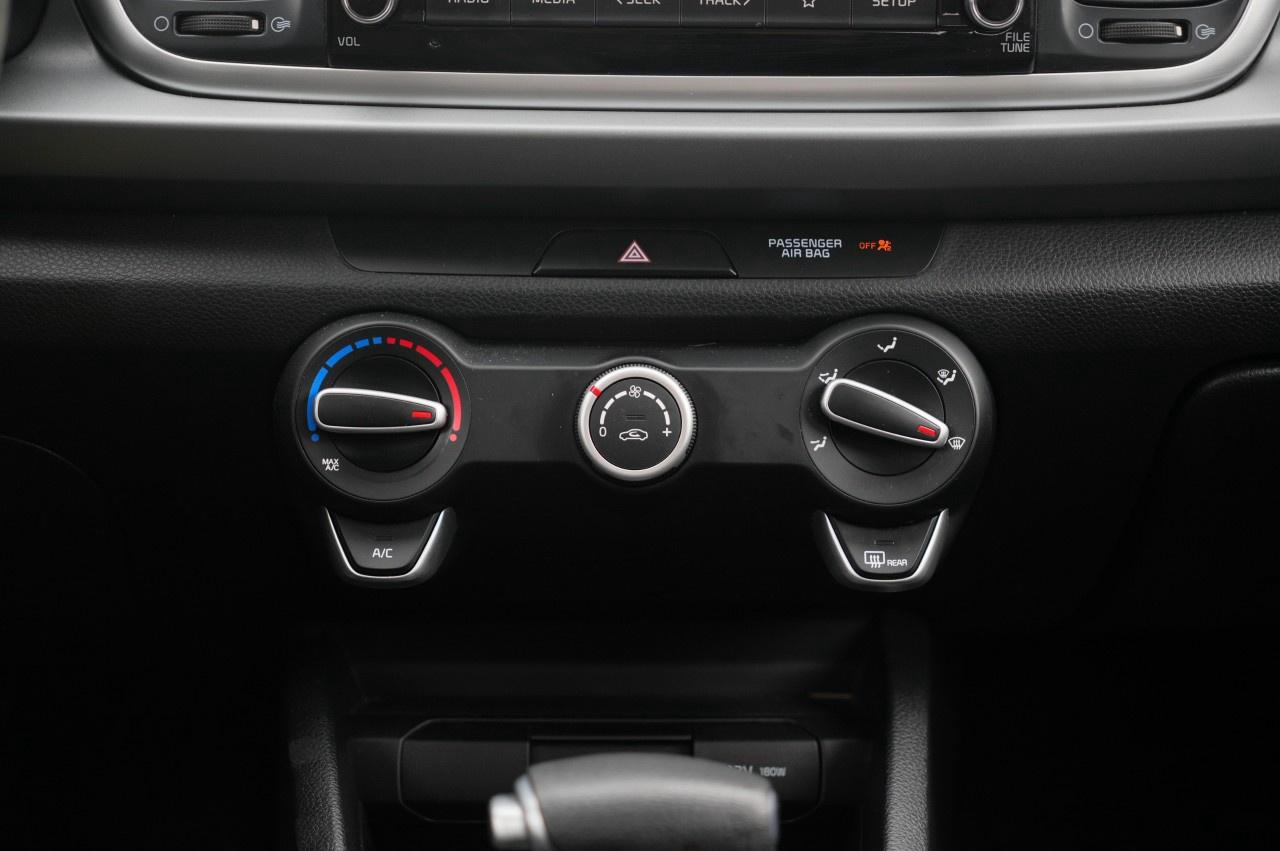 2021 Kia Rio 5-Door LX  IVT Photo