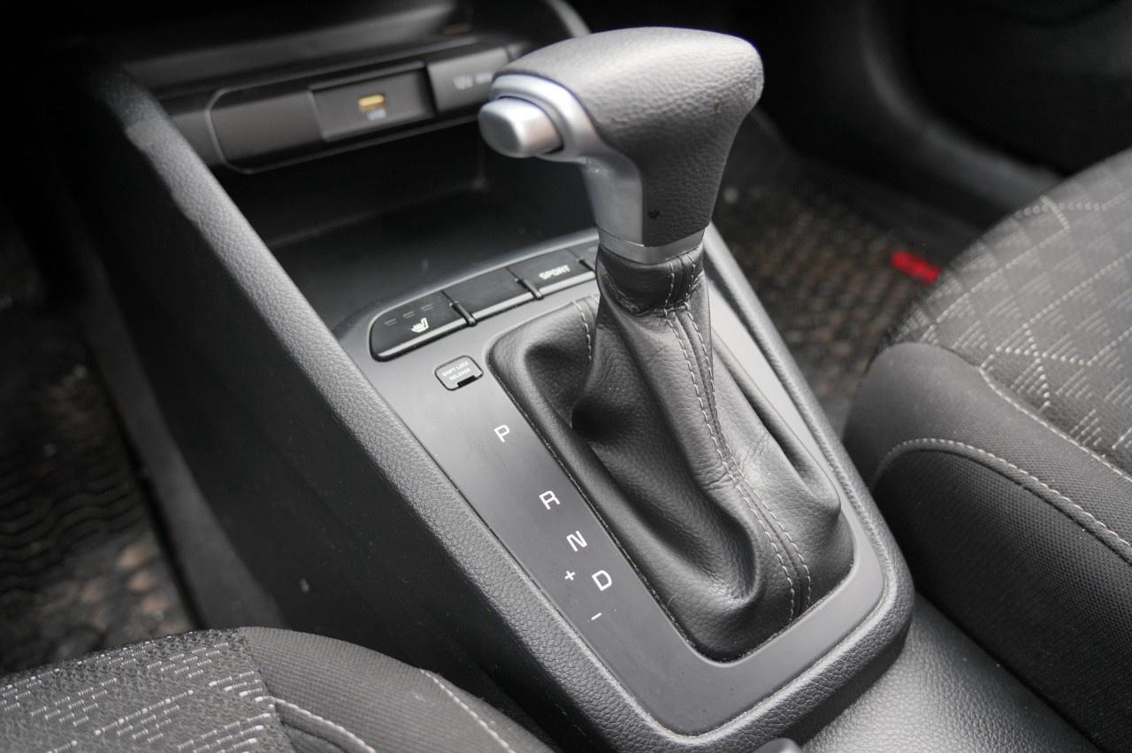 2021 Kia Rio 5-Door LX  IVT Photo