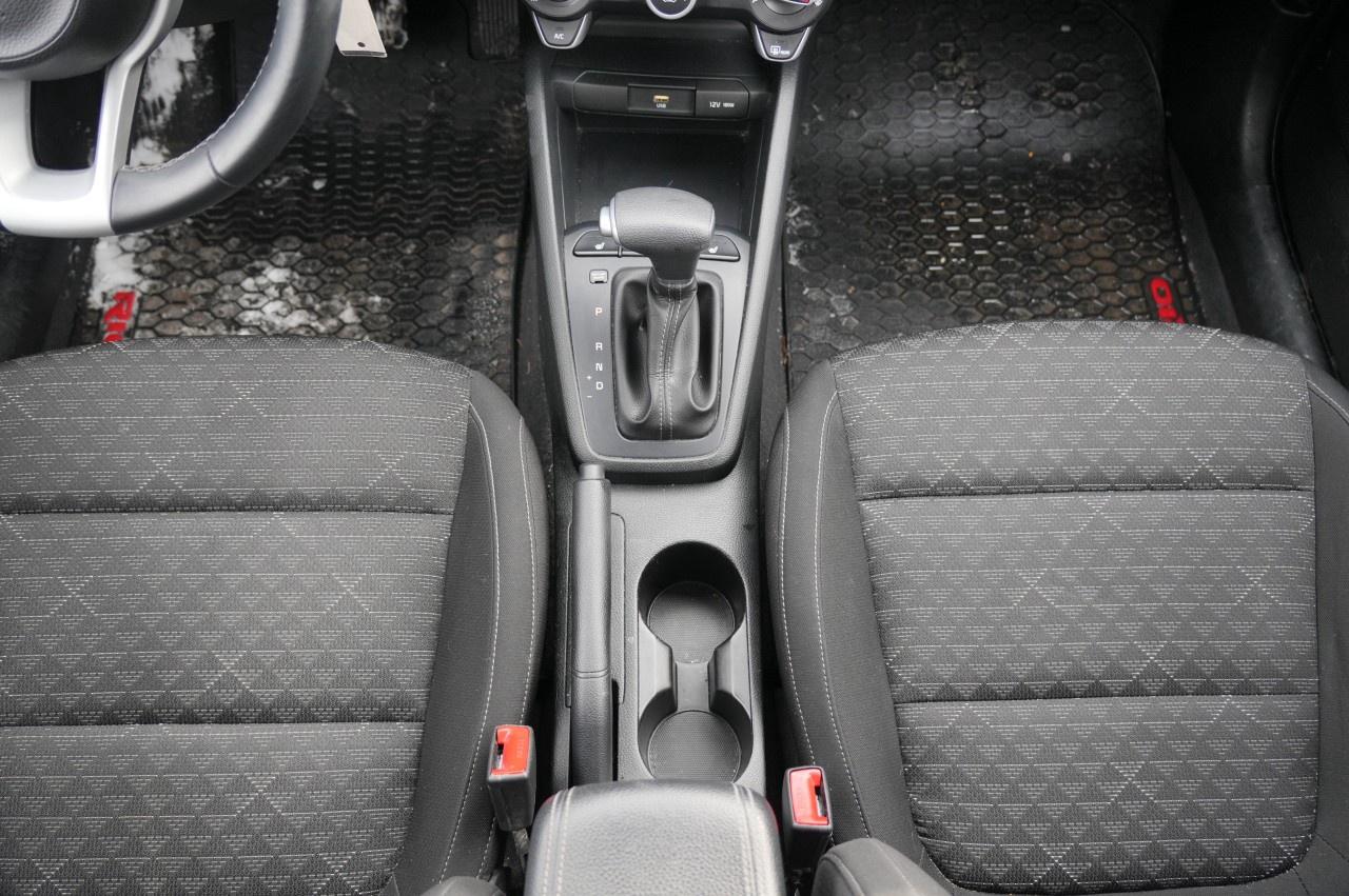 2021 Kia Rio 5-Door LX  IVT Photo