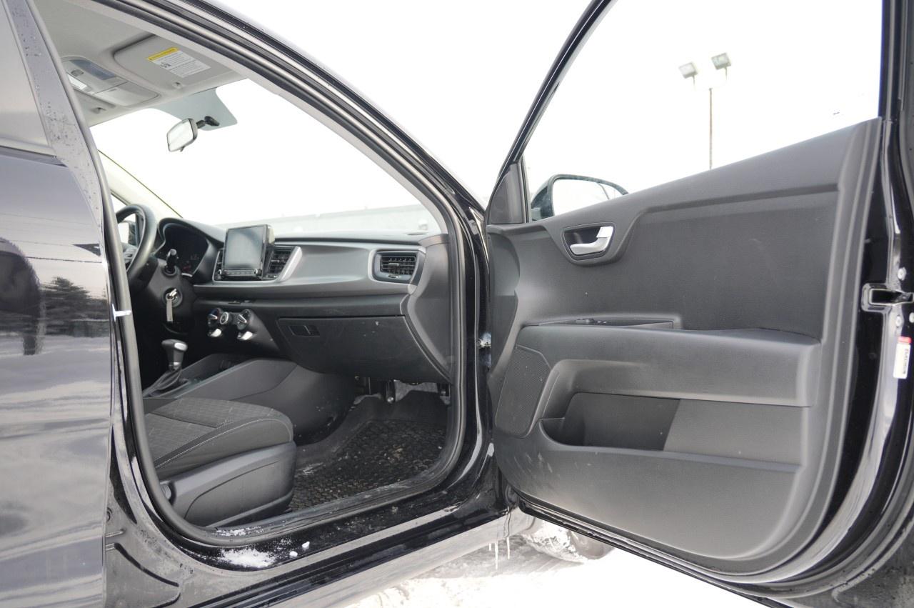 2021 Kia Rio 5-Door LX  IVT Photo