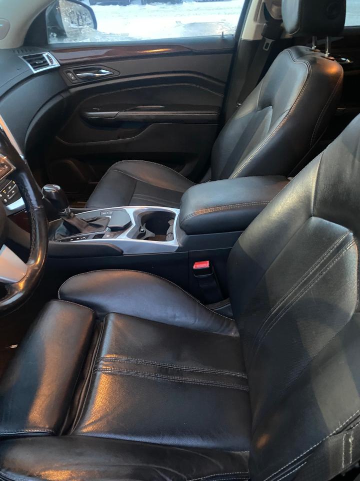 2012 Cadillac SRX Luxury Photo