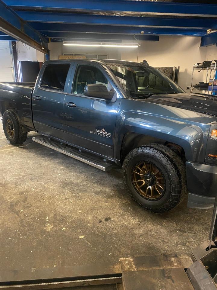 <p><span data-sheets-root=1>2018 Chevrolet Silverado 1500 LT True North w/Z71 Package. This Accident Free dary grey Silverado 1500 Crew cab will come Safety Certified: 5.3L V8, True North edition, Power seats, Heated seats, Buckets w/Centre Console, 4WD, 6.6 Box, Upgraded wheels, Nav/Backup Cam, Power sliding rear window, Running boards, Bedliner + much more. </span></p><p><span data-sheets-root=1>Safety Certification is included at NO additional cost. <br>Financing and Extended warranty options are also available. Trade-ins welcome.<br>This vehicle is located at our Burlington dealership, please reach out for more details.</span></p>