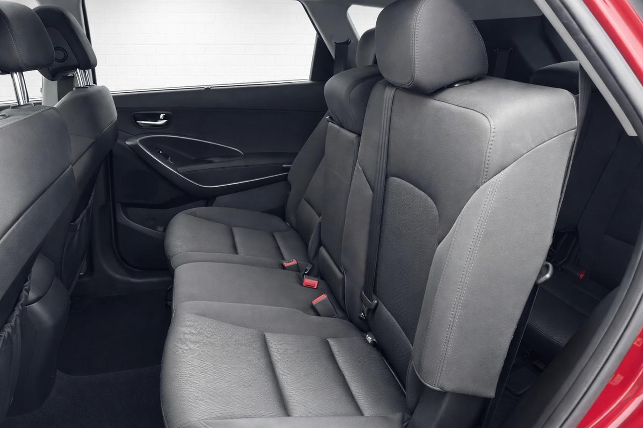 2015 Hyundai Santa Fe XL AWD 4dr 3.3L Auto Premium Photo