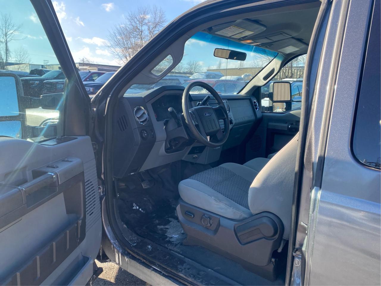 2012 Ford F-250 4WD SuperCab 158" XLT 6.2L CERTIFIED Photo