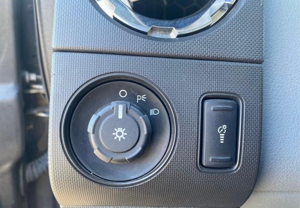 2012 Ford F-250 4WD SuperCab 158" XLT 6.2L V8 Photo