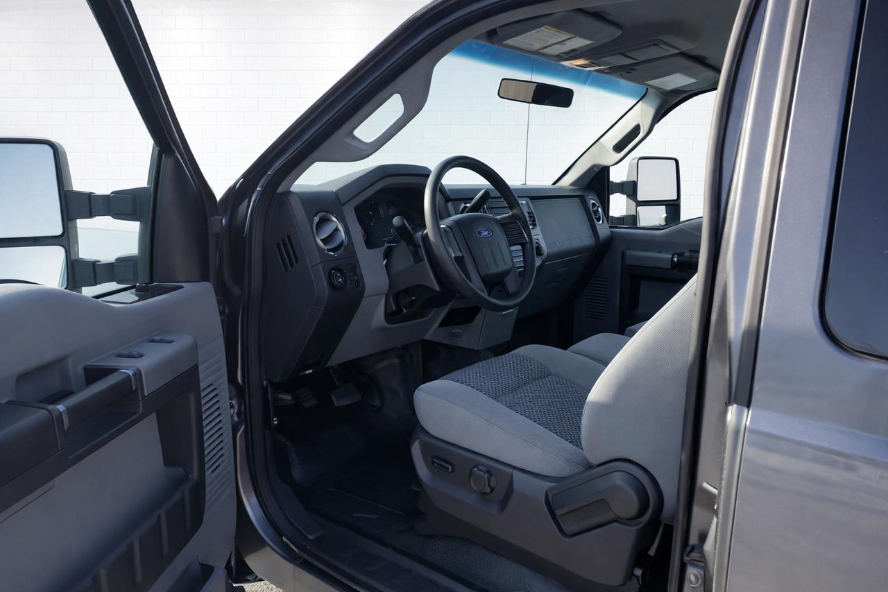 2012 Ford F-250 4WD SuperCab 158" XLT 6.2L V8 Photo