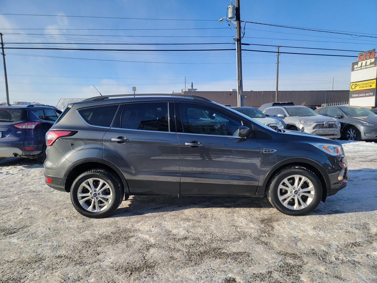 2018 Ford Escape SEL | 4WD | 2.0 | LOADED | CLEAN Photo3