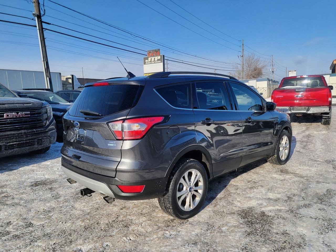 2018 Ford Escape SEL | 4WD | 2.0 | LOADED | CLEAN Photo4