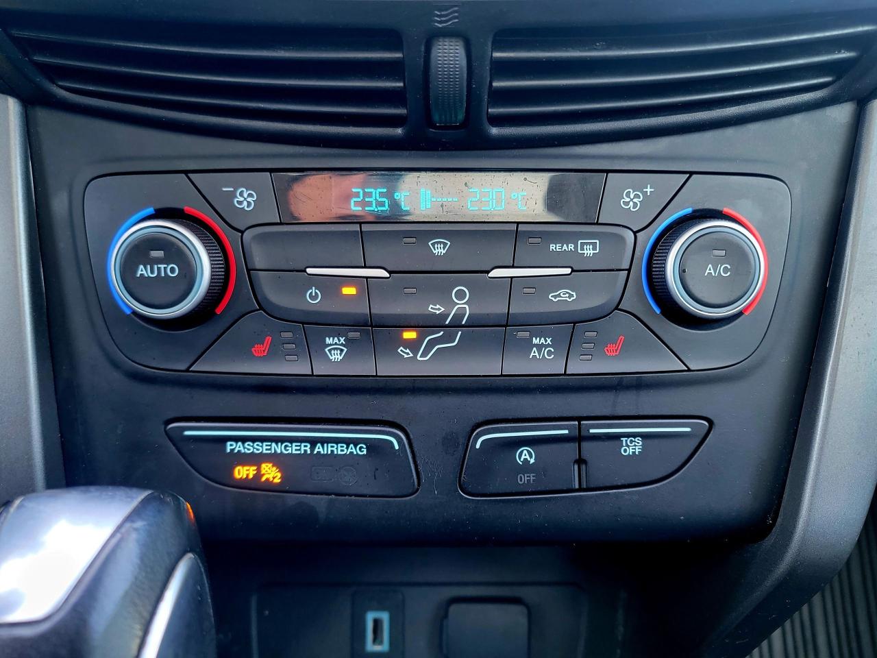 2018 Ford Escape SEL | 4WD | 2.0 | LOADED | CLEAN Photo