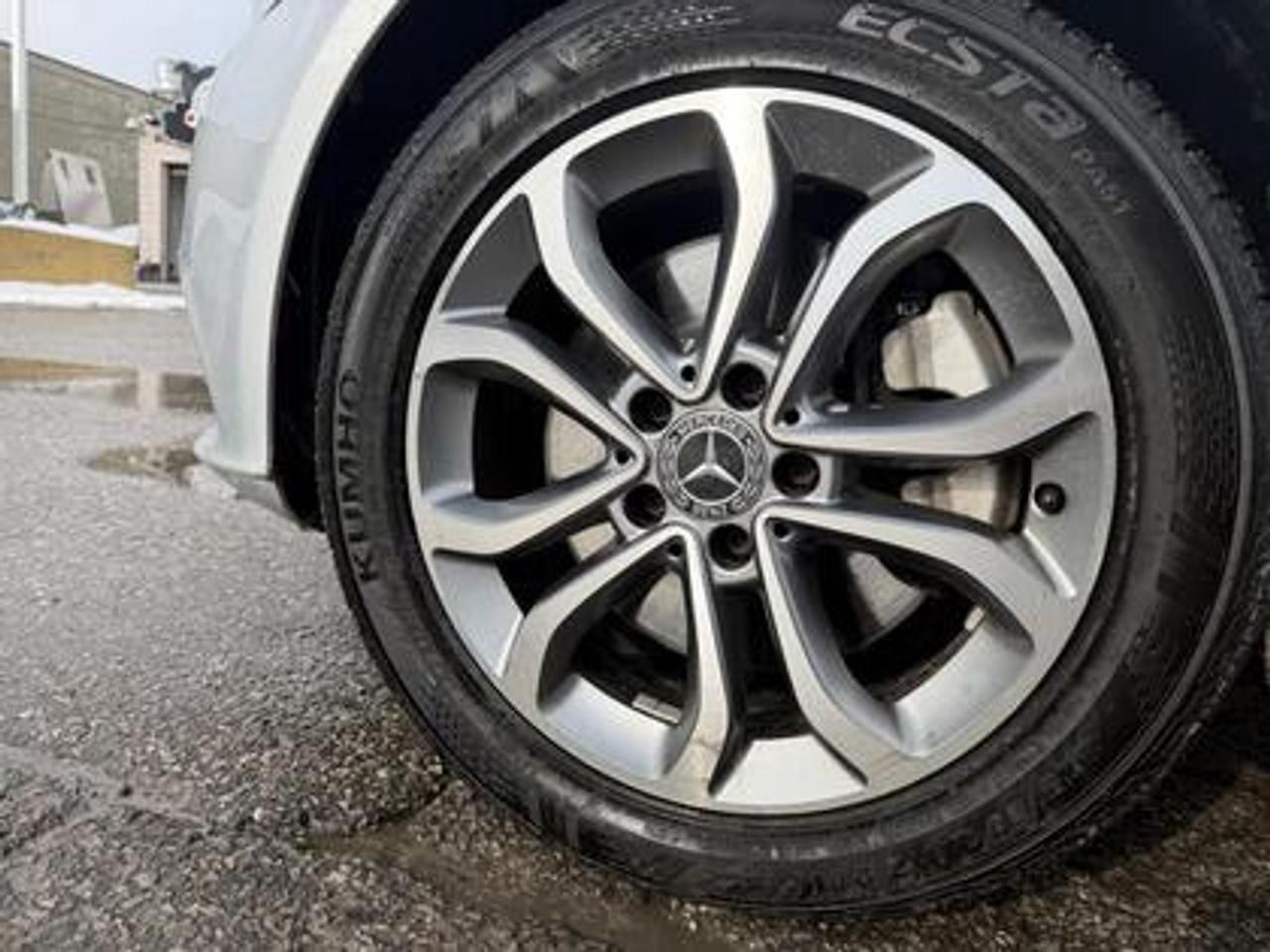 2018 Mercedes-Benz C-Class C300 4MATIC Sedan Photo