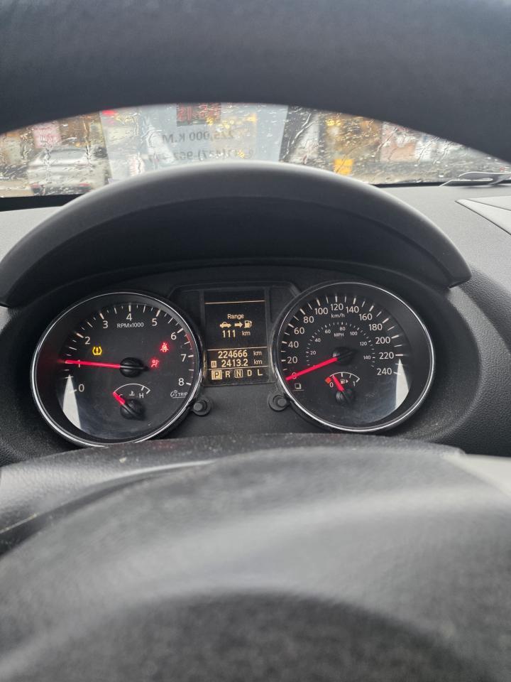 2012 Nissan Rogue FWD 4dr SV Photo