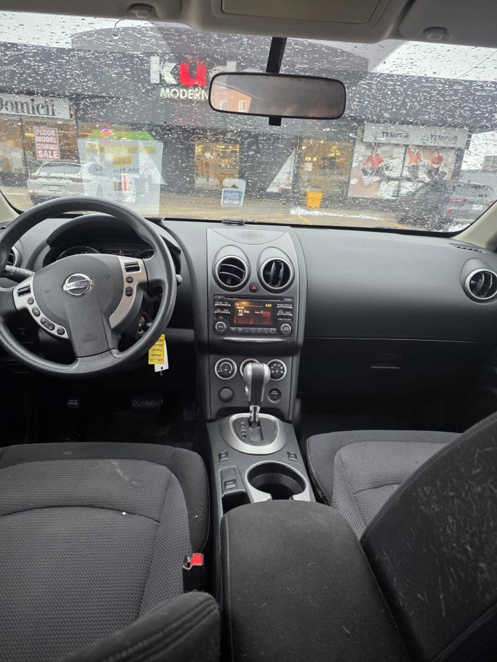 2012 Nissan Rogue FWD 4dr SV Photo