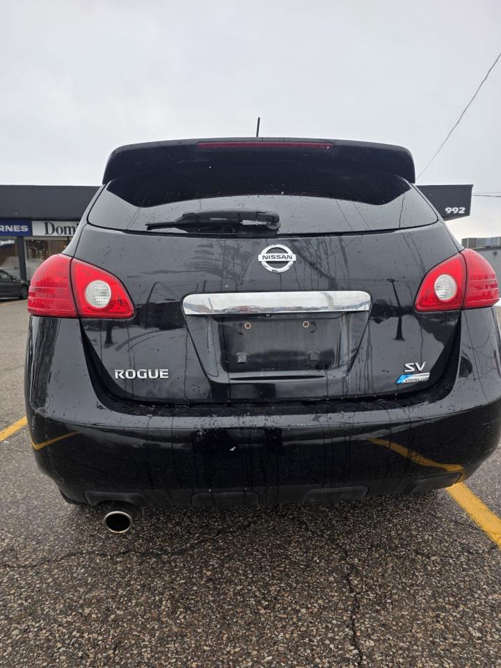2012 Nissan Rogue FWD 4dr SV Photo