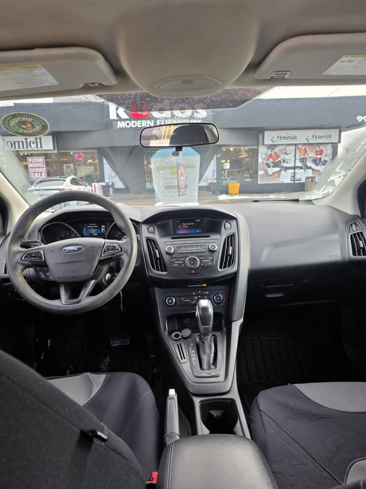 2015 Ford Focus 4DR SDN SE Photo