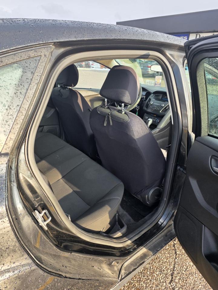 2015 Ford Focus 4DR SDN SE Photo