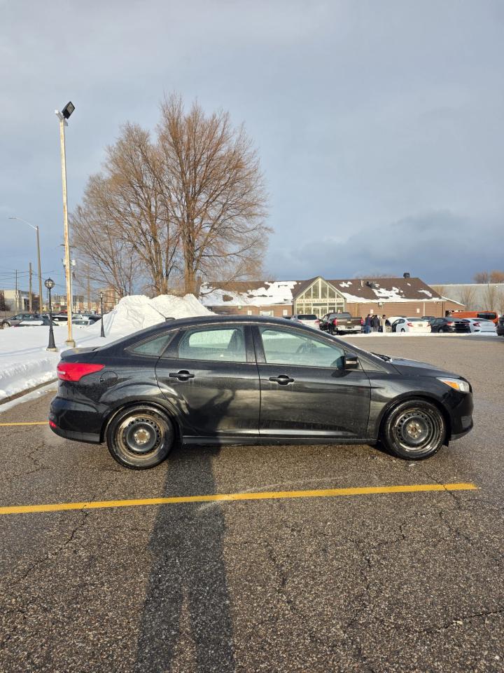 2015 Ford Focus 4DR SDN SE Photo