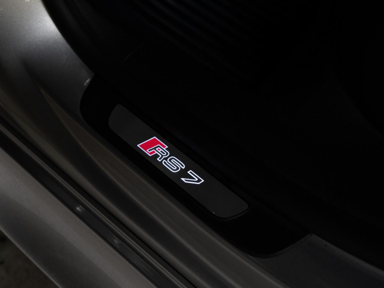 2017 Audi RS 7 PERFORMANCE | NIGHT VISION | CARBON FIBRE | 21 IN Photo