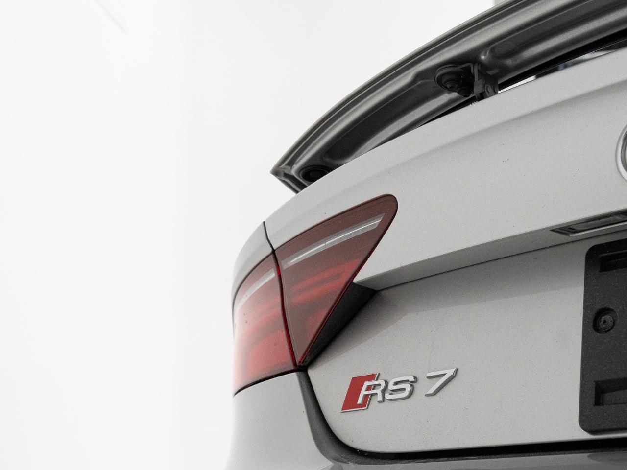 2017 Audi RS 7 PERFORMANCE | NIGHT VISION | CARBON FIBRE | 21 IN Photo