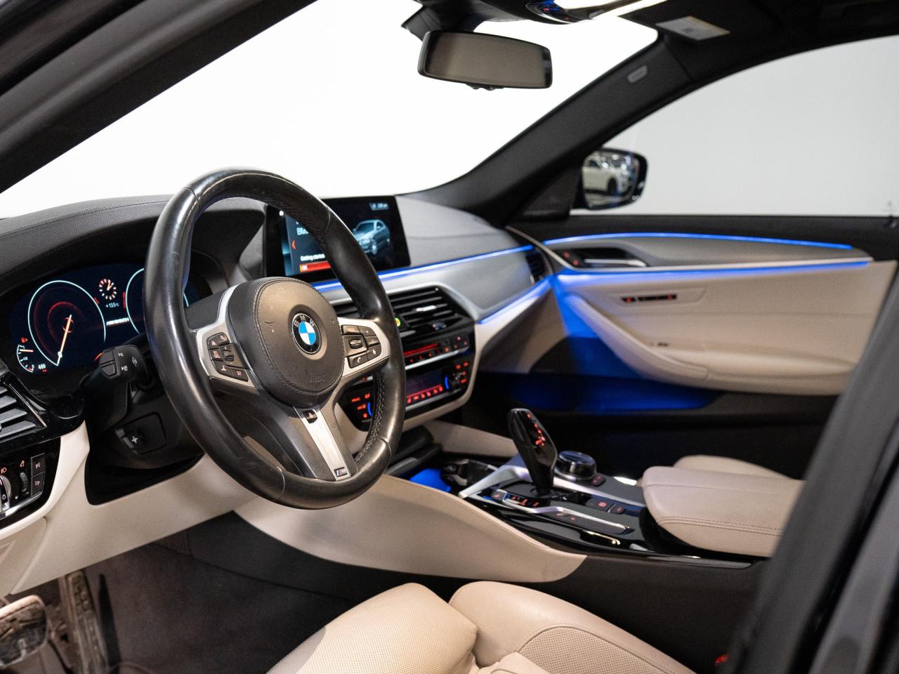 2019 BMW 5 Series M550i | PREMIUM & ASSIST PKG | REMOTE PARKING Photo