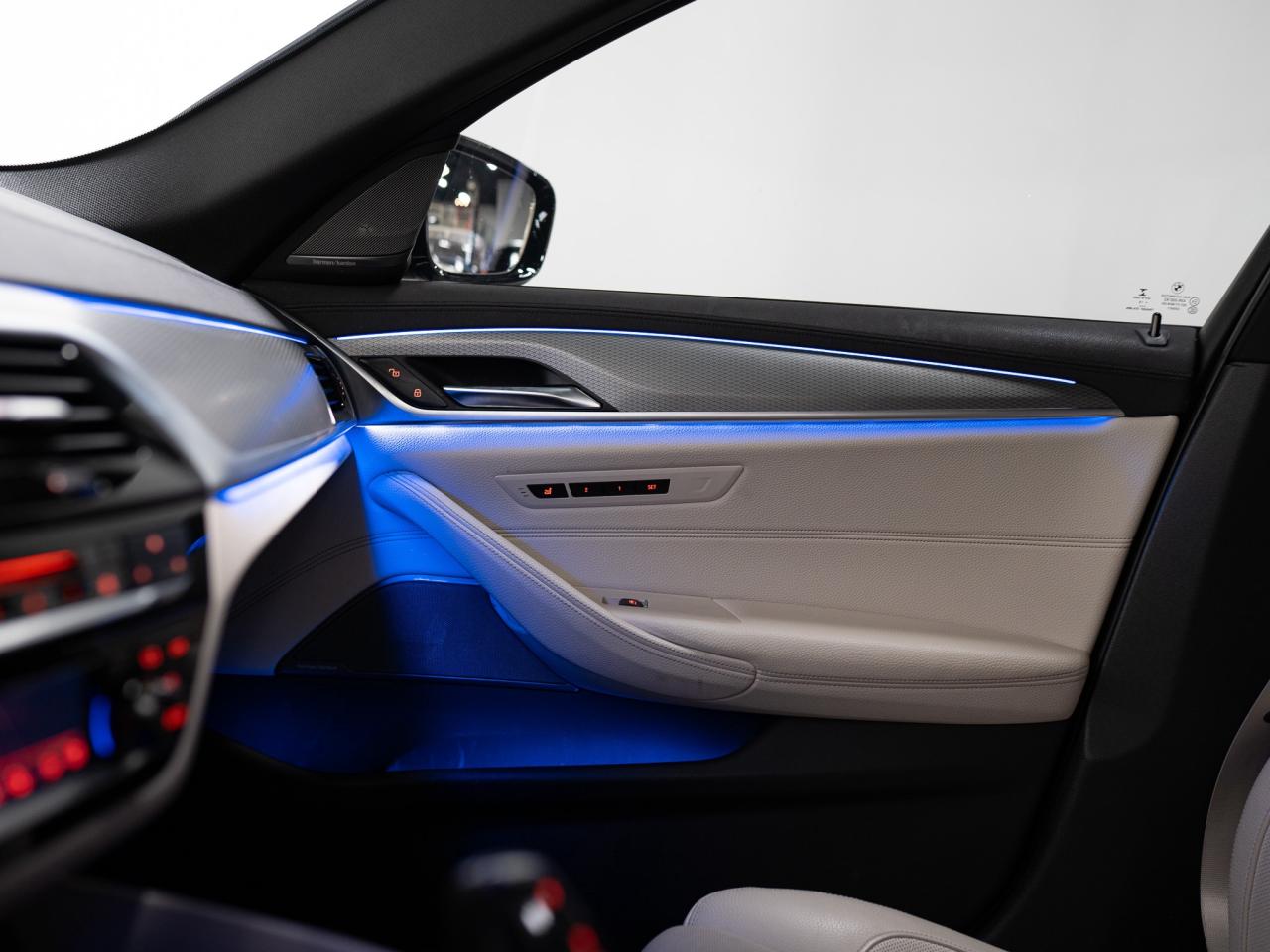 2019 BMW 5 Series M550i | PREMIUM & ASSIST PKG | REMOTE PARKING Photo