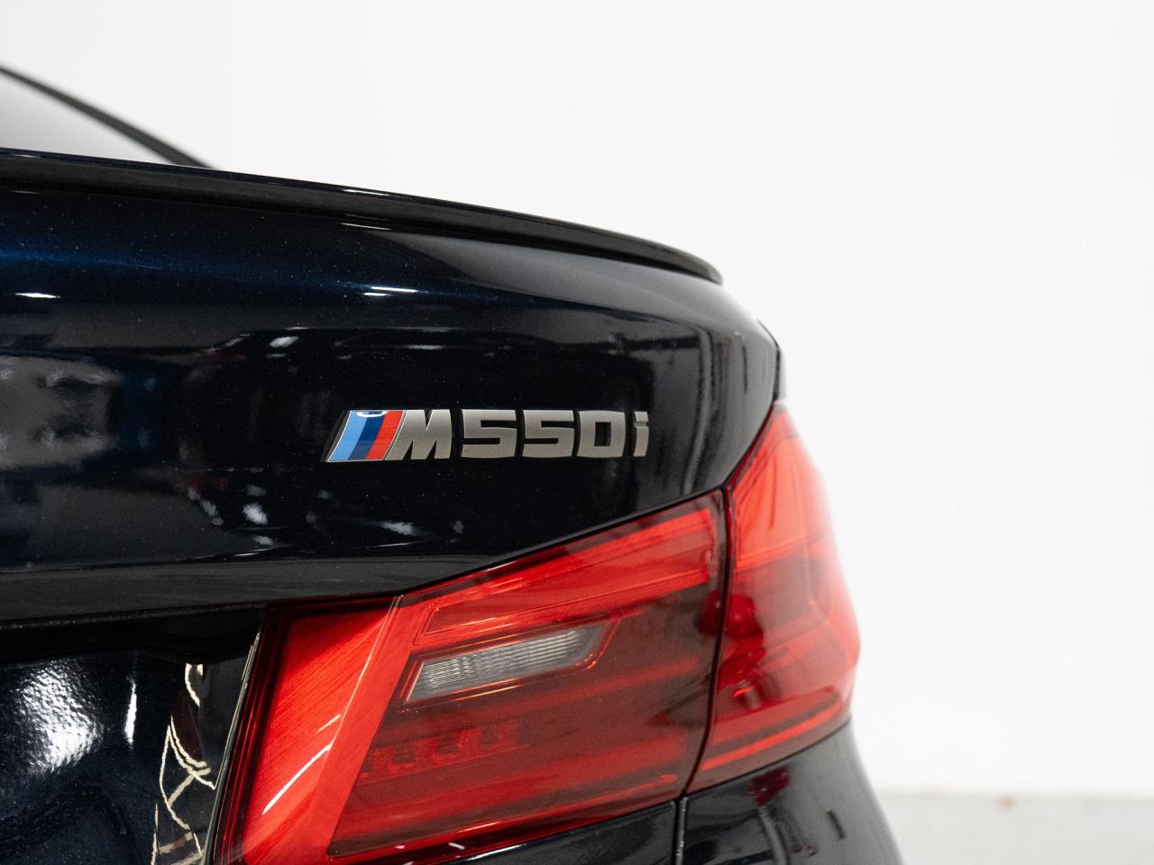 2019 BMW 5 Series M550i | PREMIUM & ASSIST PKG | REMOTE PARKING Photo