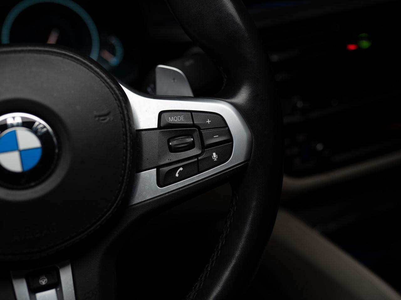 2019 BMW 5 Series M550i | PREMIUM & ASSIST PKG | REMOTE PARKING Photo
