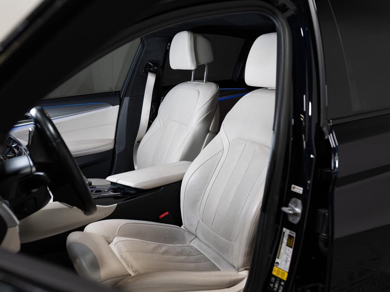2019 BMW 5 Series M550i | PREMIUM & ASSIST PKG | REMOTE PARKING Photo