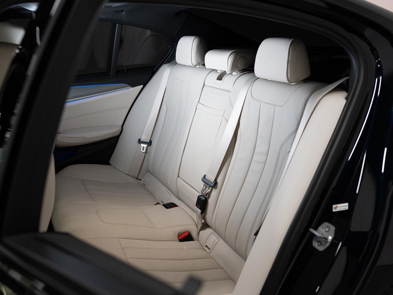 2019 BMW 5 Series M550i | PREMIUM & ASSIST PKG | REMOTE PARKING Photo