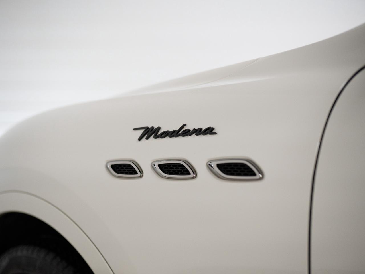 2022 Maserati Levante MODENA | HARMAN KARDON | PANO | 21 IN Photo