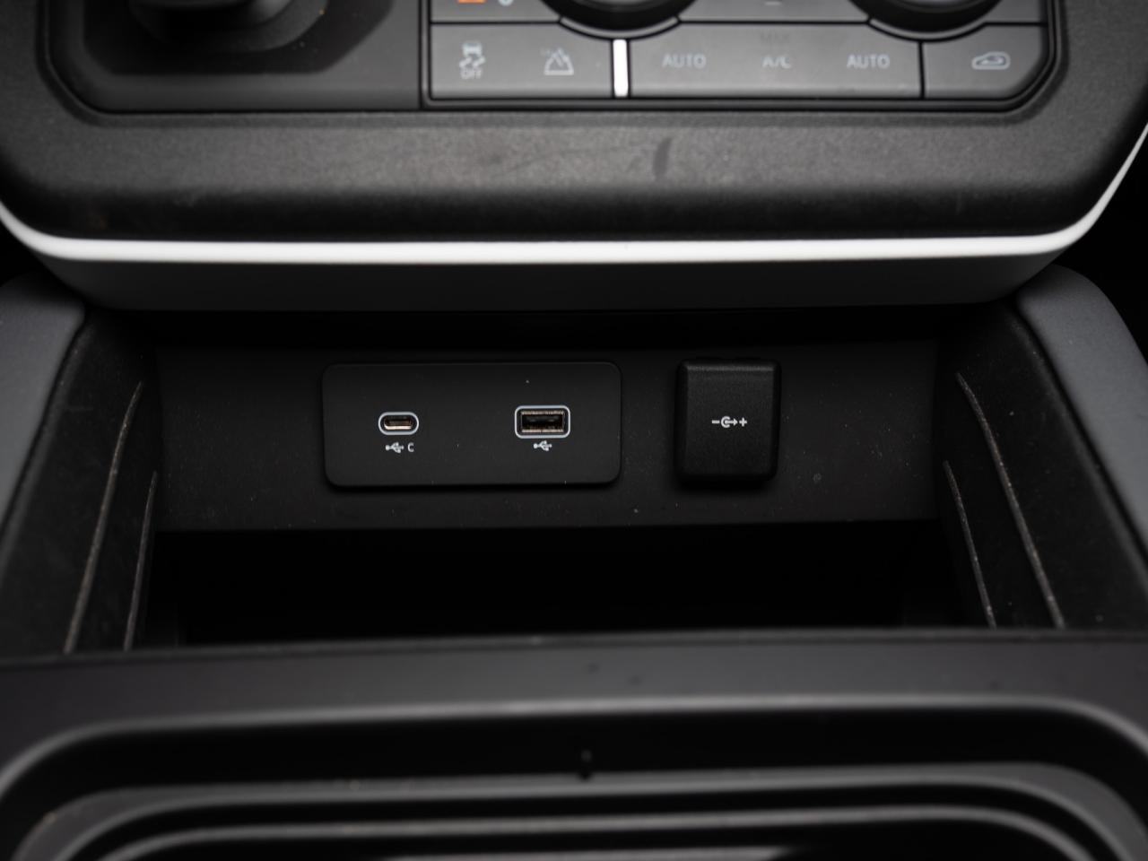 2023 Land Rover Defender 110 S | P300 | MERIDIAN | PANO Photo